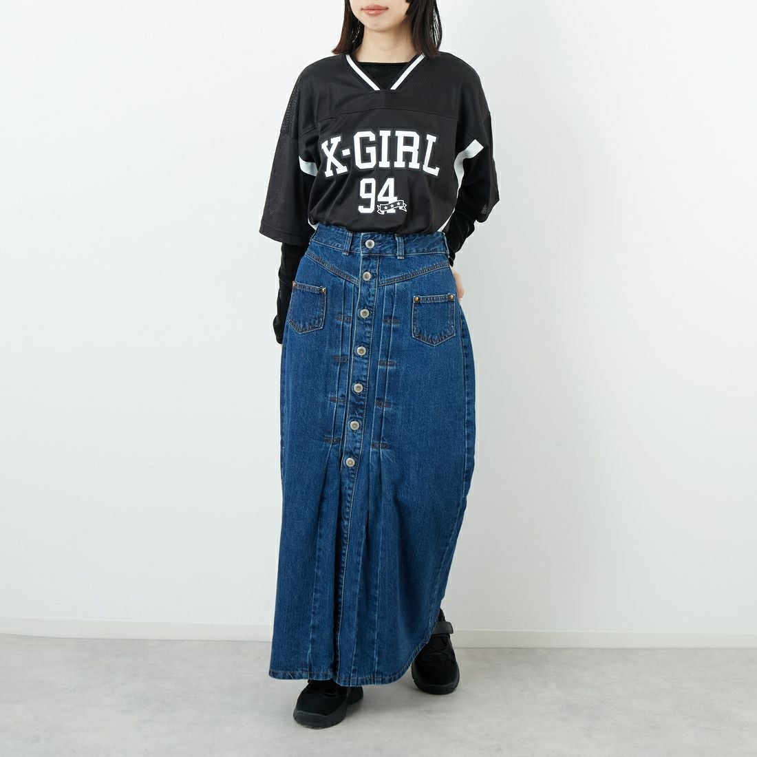 X-girl [エックスガール] フットボールメッシュTシャツワンピース [105253041001] BLACK &&モデル身長：162cm 着用サイズ：ONE SIZE&&