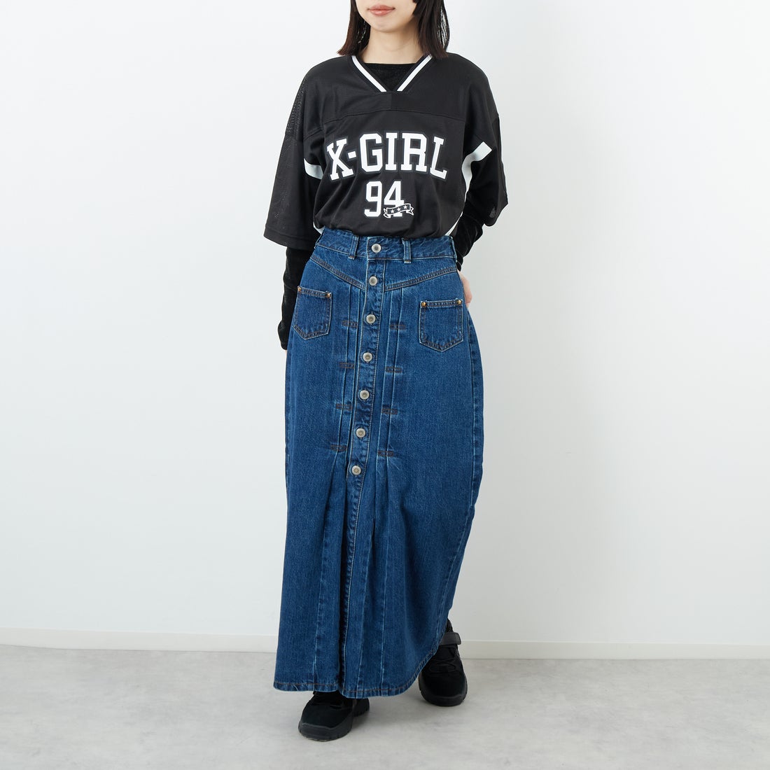 X-girl [エックスガール] フットボールメッシュTシャツワンピース [105253041001] BLACK &&モデル身長：162cm 着用サイズ：ONE SIZE&&