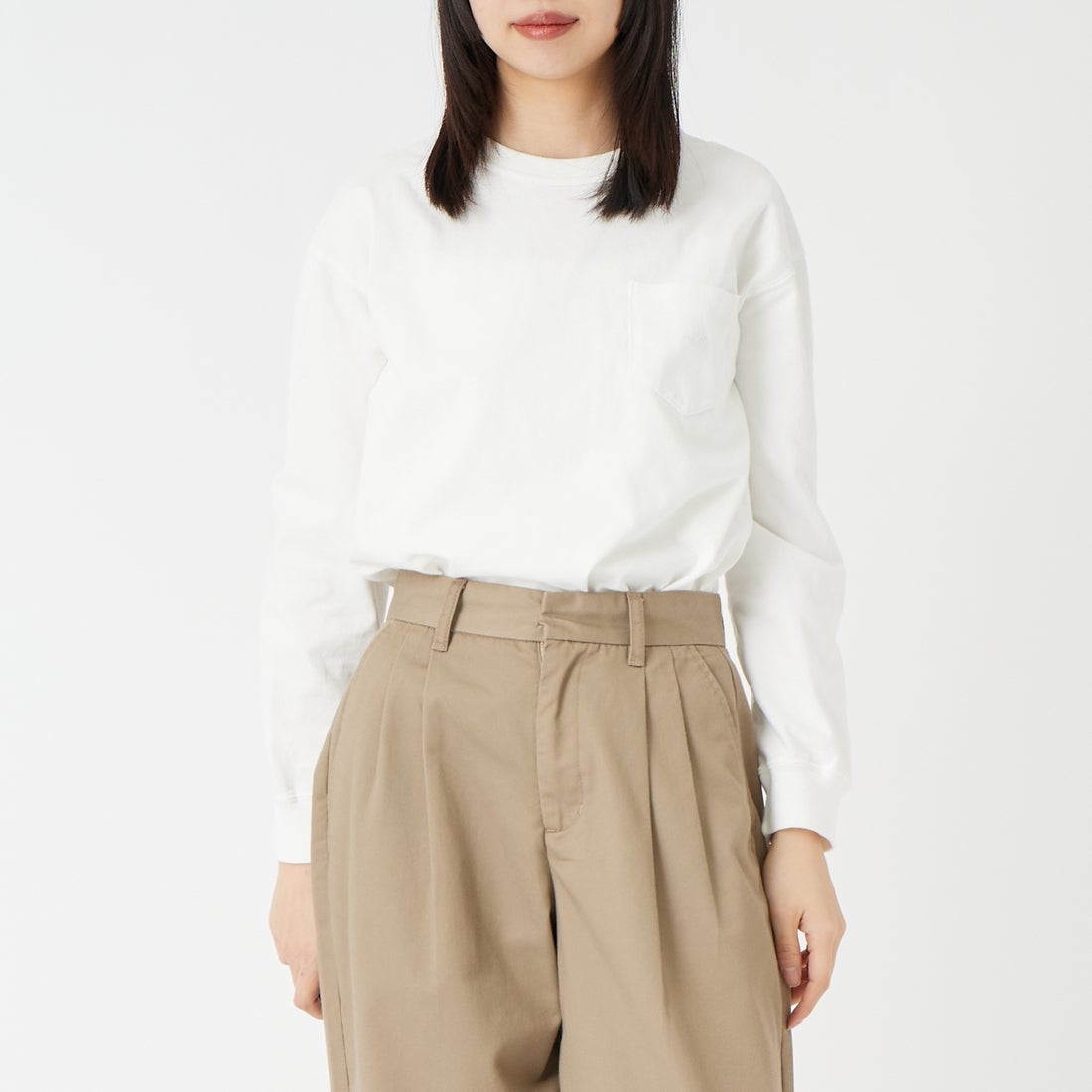 THE NORTH FACE PURPLE LABEL [ザ ノースフェイス パープルレーベル] 8オンスフィールド ロングスリーブポケットTシャツ [N25FT063] OW OFF WHI &&モデル身長：162cm 着用サイズ：WS&&