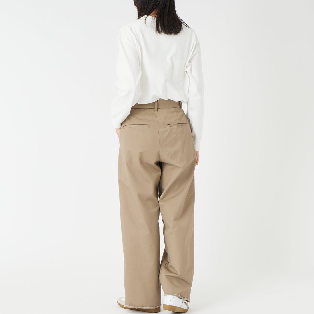 THE NORTH FACE PURPLE LABEL [ザ ノースフェイス パープルレーベル] 8オンスフィールド ロングスリーブポケットTシャツ [N25FT063] OW OFF WHI &&モデル身長：162cm 着用サイズ：WS&&