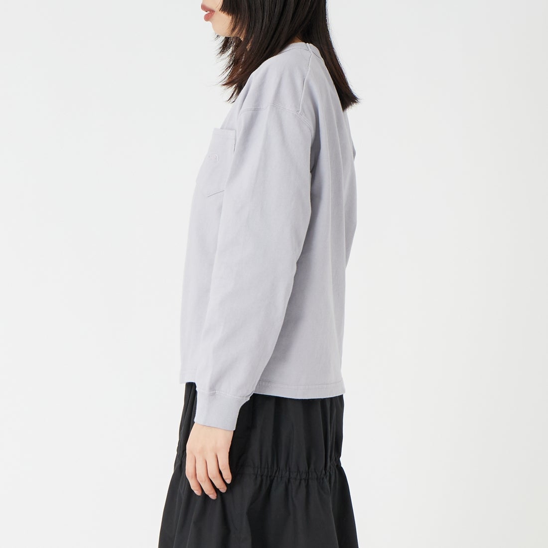 THE NORTH FACE PURPLE LABEL [ザ ノースフェイス パープルレーベル] 8オンスフィールド ロングスリーブポケットTシャツ [N25FT063] LH LIGHT G &&モデル身長：162cm 着用サイズ：WS&&