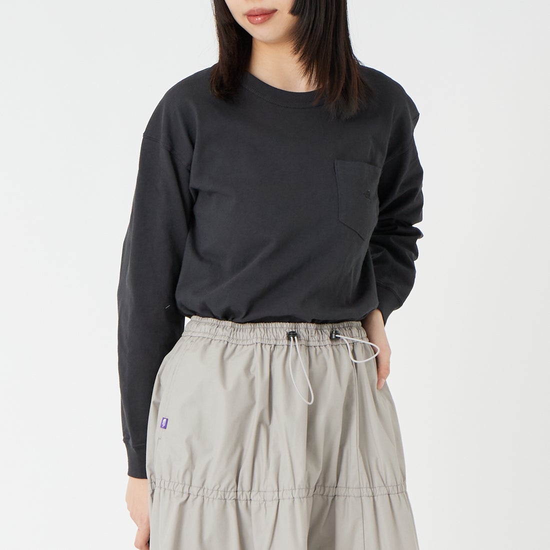 THE NORTH FACE PURPLE LABEL [ザ ノースフェイス パープルレーベル] 8オンスフィールド ロングスリーブポケットTシャツ [N25FT063] K BLACK &&モデル身長：162cm 着用サイズ：WS&&