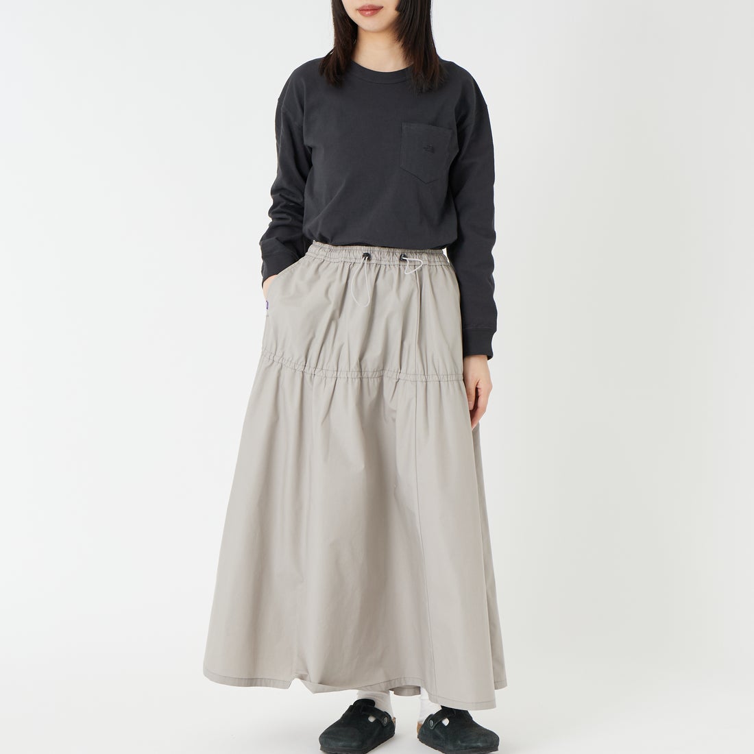 THE NORTH FACE PURPLE LABEL [ザ ノースフェイス パープルレーベル] 8オンスフィールド ロングスリーブポケットTシャツ [N25FT063] K BLACK &&モデル身長：162cm 着用サイズ：WS&&