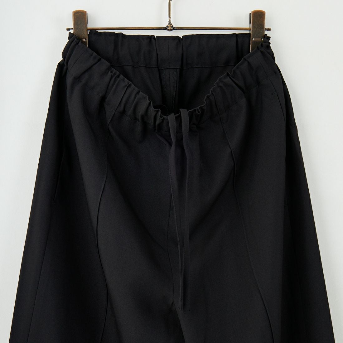 anuke [アンヌーク] ピンタックワイドパンツ [62520730] BLK