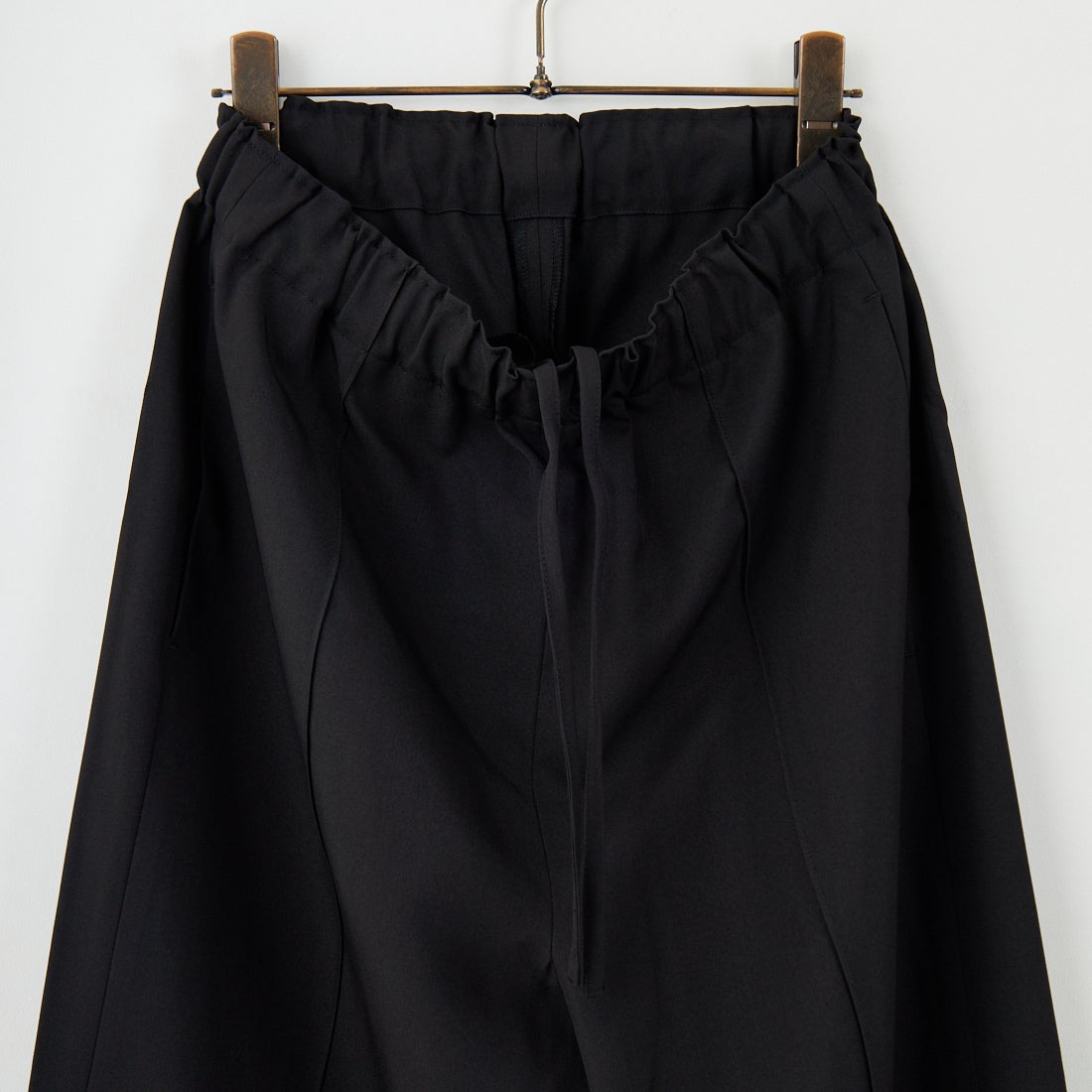 anuke [アンヌーク] ピンタックワイドパンツ [62520730] BLK