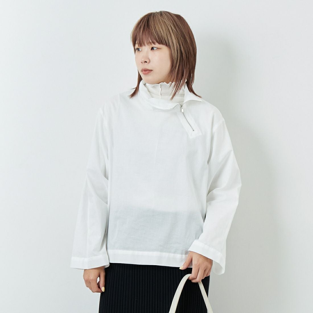 mizuiro ind [ミズイロインド] リブハイネックカラープルオーバー [3-230105] 11 O.WHITE &&モデル身長：167cm 着用サイズ：F&&