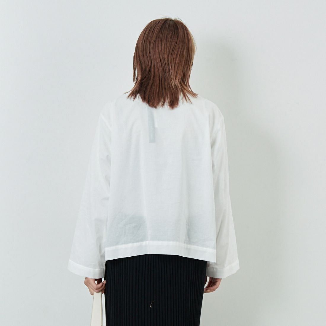 mizuiro ind [ミズイロインド] リブハイネックカラープルオーバー [3-230105] 11 O.WHITE &&モデル身長：167cm 着用サイズ：F&&