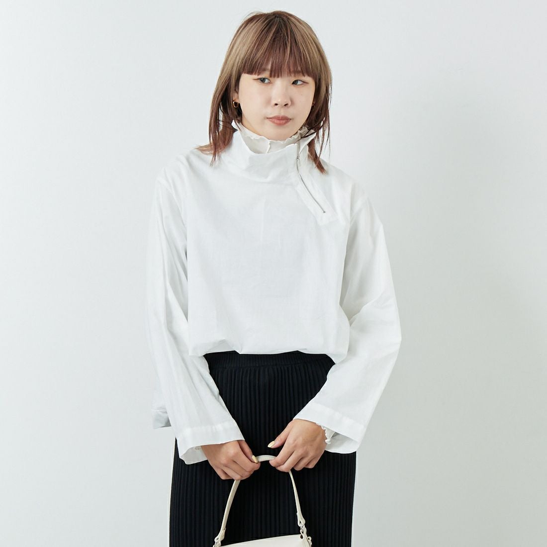 mizuiro ind [ミズイロインド] リブハイネックカラープルオーバー [3-230105] 11 O.WHITE &&モデル身長：167cm 着用サイズ：F&&