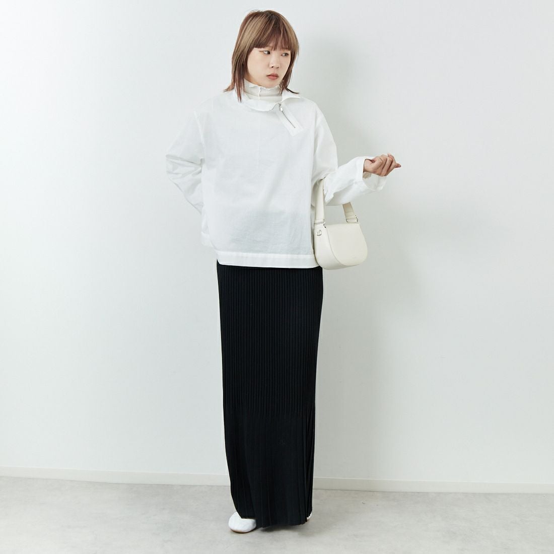 mizuiro ind [ミズイロインド] リブハイネックカラープルオーバー [3-230105] 11 O.WHITE &&モデル身長：167cm 着用サイズ：F&&