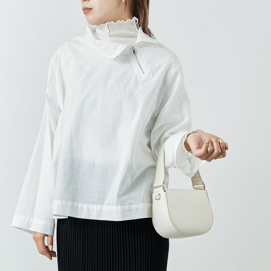 mizuiro ind [ミズイロインド] リブハイネックカラープルオーバー [3-230105] 11 O.WHITE &&モデル身長：167cm 着用サイズ：F&&