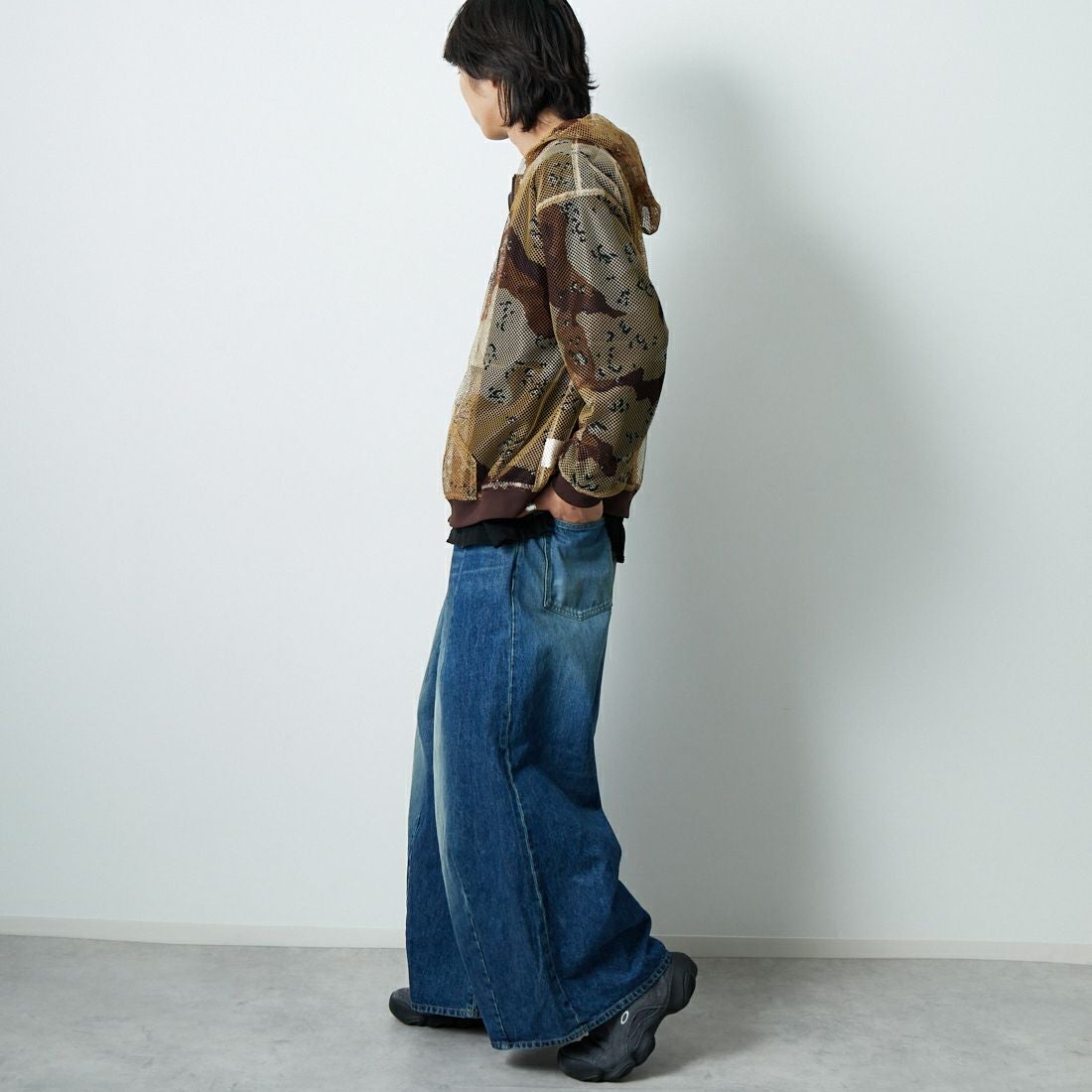 Needles [ニードルズ] ヒザデルバギーデニムパンツ [RW233] A INDIGO &&モデル身長：179cm 着用サイズ：S&&