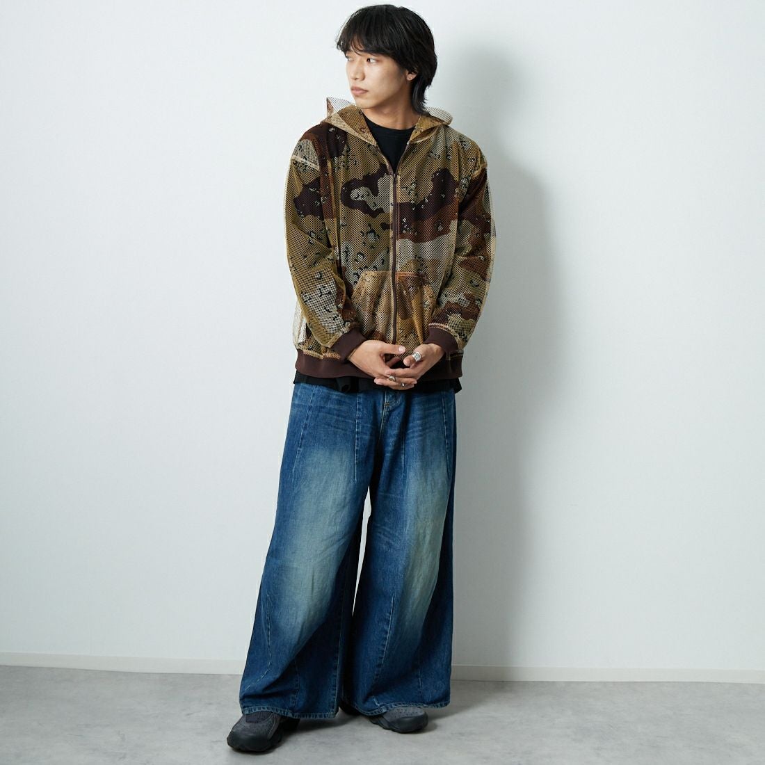 Needles [ニードルズ] ヒザデルバギーデニムパンツ [RW233] A INDIGO &&モデル身長：179cm 着用サイズ：S&&