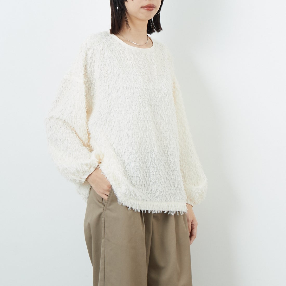 STELLA CIFFON [ステラシフォン] シアーカットジャガードブラウス [ST3-26406] 02 WHITE &&モデル身長：162cm 着用サイズ：36&&