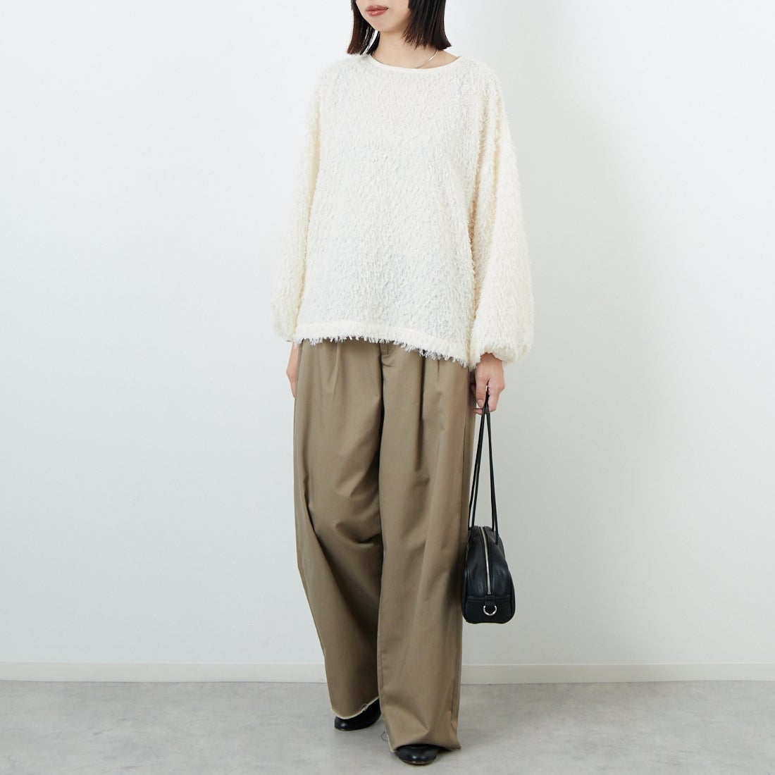 STELLA CIFFON [ステラシフォン] シアーカットジャガードブラウス [ST3-26406] 02 WHITE &&モデル身長：162cm 着用サイズ：36&&