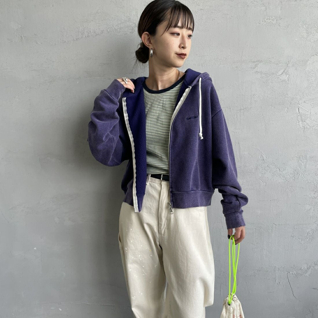 Health knit [ヘルスニット] 別注 ショート丈 クラシックスウェットジップパーカー [HR25F-L270IN-JF] NAVY &&モデル身長：150cm 着用サイズ：F&&