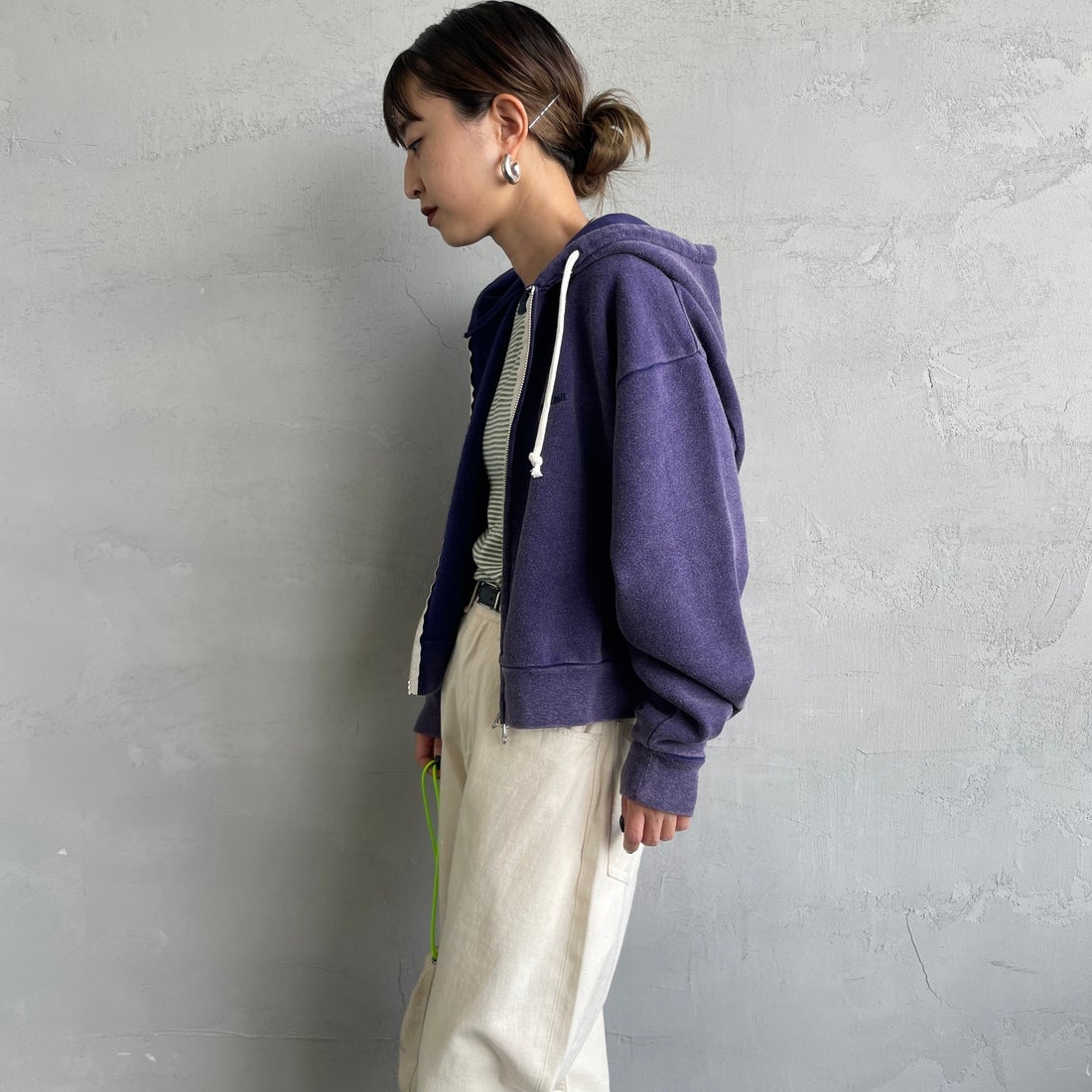 Health knit [ヘルスニット] 別注 ショート丈 クラシックスウェットジップパーカー [HR25F-L270IN-JF] NAVY &&モデル身長：150cm 着用サイズ：F&&