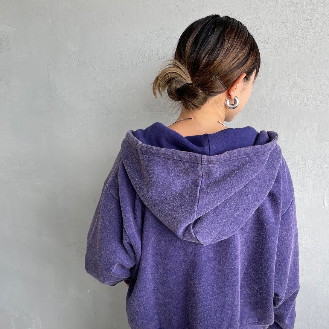 Health knit [ヘルスニット] 別注 ショート丈 クラシックスウェットジップパーカー [HR25F-L270IN-JF] NAVY &&モデル身長：150cm 着用サイズ：F&&