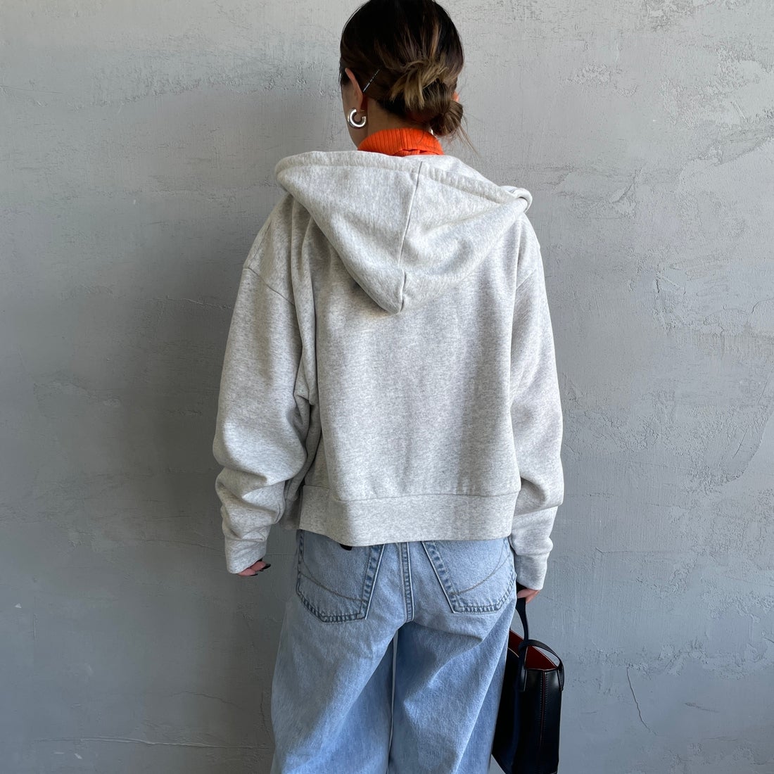 Health knit [ヘルスニット] 別注 ショート丈 クラシックスウェットジップパーカー [HR25F-L270IN-JF] H.GRAY &&モデル身長：150cm 着用サイズ：F&&