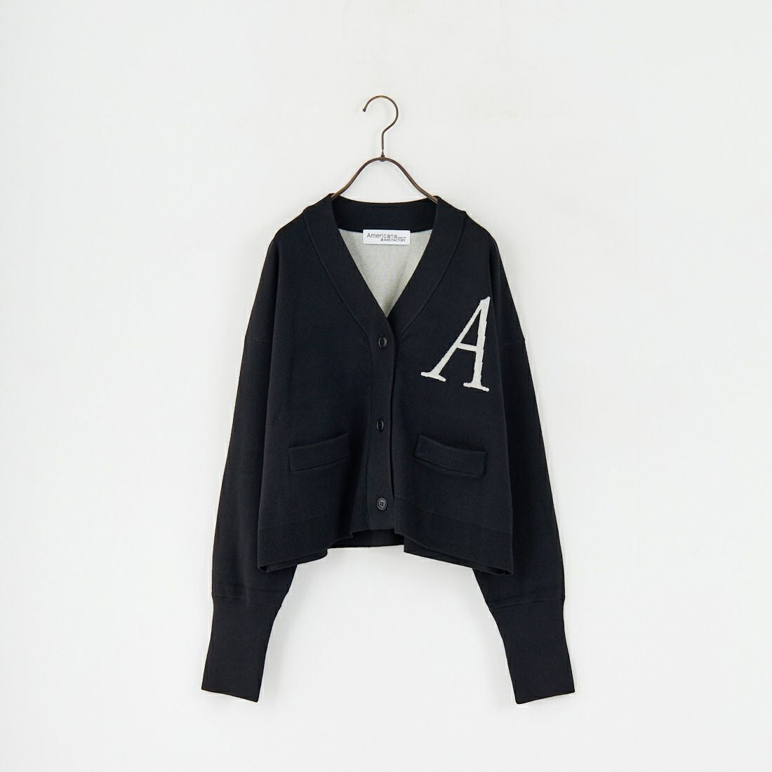 Americana × JEANS FACTORY [アメリカーナ × ジーンズファクトリー] 別注 バックロゴ ショート丈Vネックカーディガン [ASO-C-004-2-JF] ﾌﾞﾗｯｸ