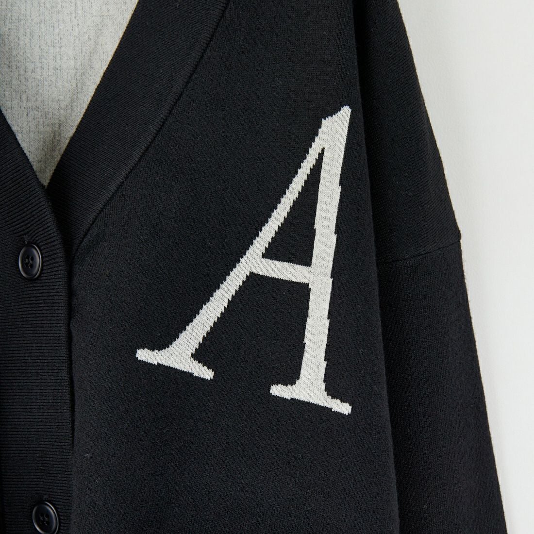 Americana × JEANS FACTORY [アメリカーナ × ジーンズファクトリー] 別注 バックロゴ ショート丈Vネックカーディガン [ASO-C-004-2-JF] ﾌﾞﾗｯｸ