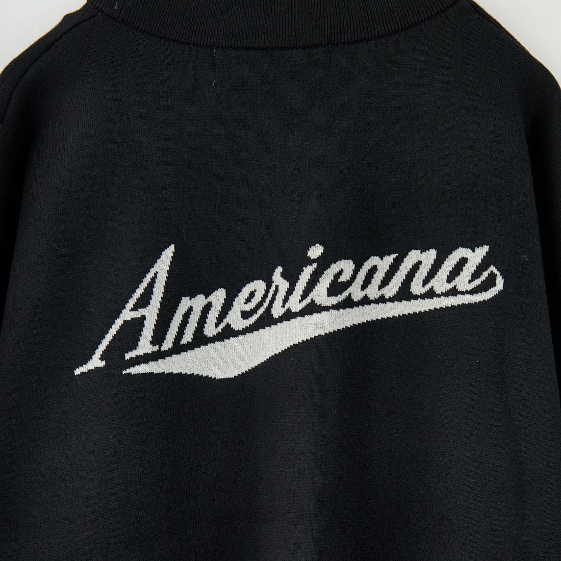 Americana × JEANS FACTORY [アメリカーナ × ジーンズファクトリー] 別注 バックロゴ ショート丈Vネックカーディガン [ASO-C-004-2-JF] ﾌﾞﾗｯｸ