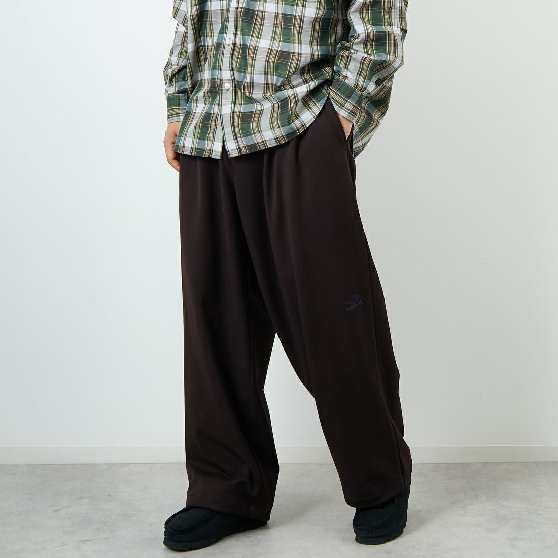 BROWN&&モデル身長：179cm 着用サイズ：L&&