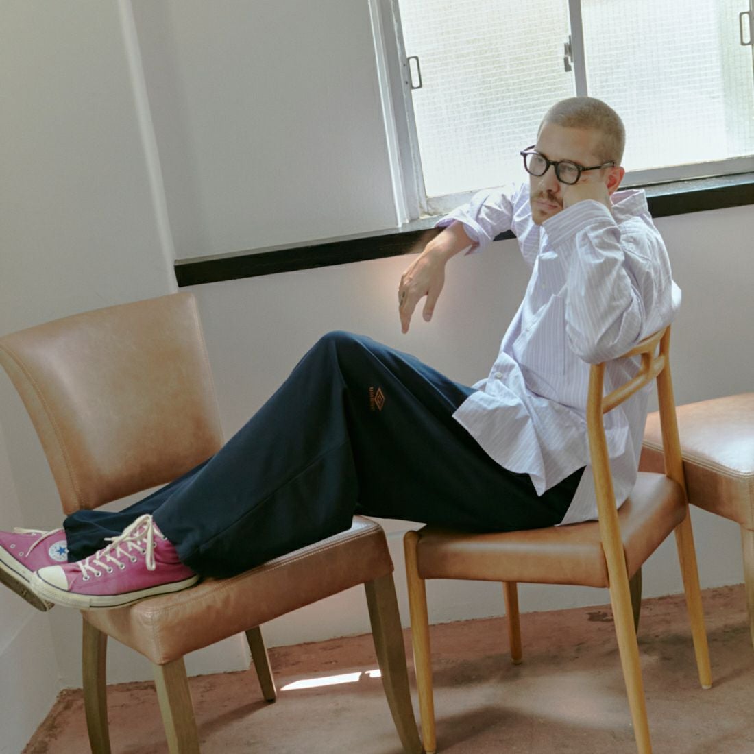 UMBRO [アンブロ] 別注 ワンポイント刺繍ロゴ トラックパンツ [KBT126-NK-PT2-MS-JF] NAVY