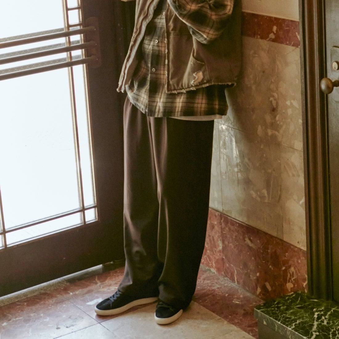 UMBRO [アンブロ] 別注 ワンポイント刺繍ロゴ トラックパンツ [KBT126-NK-PT2-MS-JF] BROWN