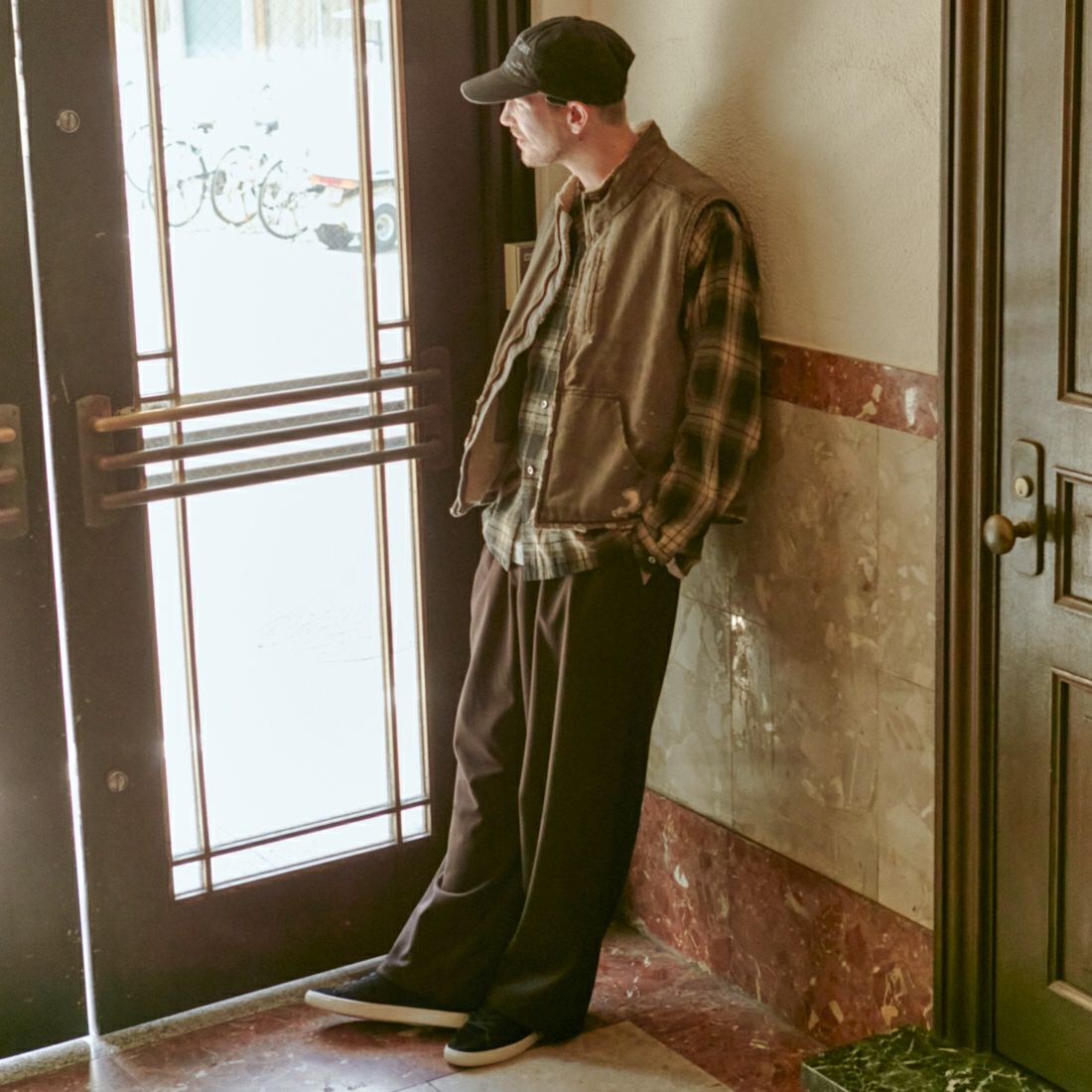 UMBRO [アンブロ] 別注 ワンポイント刺繍ロゴ トラックパンツ [KBT126-NK-PT2-MS-JF] BROWN