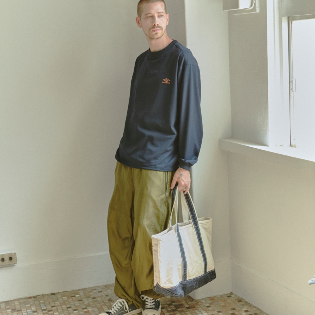 UMBRO [アンブロ] 別注 ワンポイント刺繍ロゴ ドローコードスウェット [KBT126-NK-PO2-MS-JF] NAVY