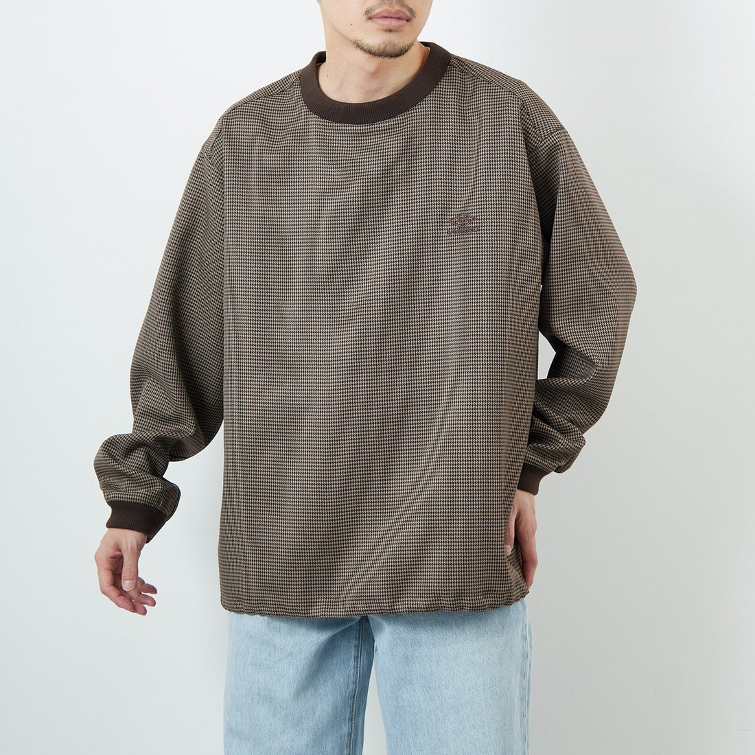 UMBRO [アンブロ] 別注 ワンポイント刺繍ロゴ ドローコードスウェット [KBT126-NK-PO2-MS-JF] CHECK &&モデル身長：168cm 着用サイズ：L&&