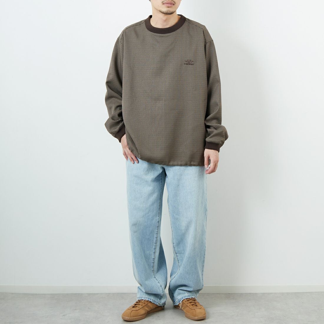 UMBRO [アンブロ] 別注 ワンポイント刺繍ロゴ ドローコードスウェット [KBT126-NK-PO2-MS-JF] CHECK &&モデル身長：168cm 着用サイズ：L&&