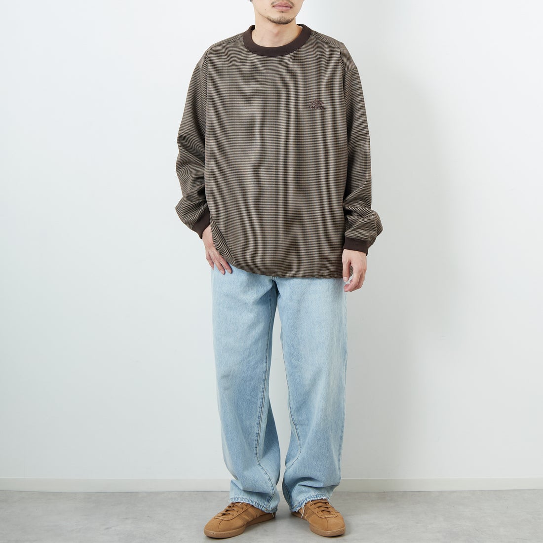 UMBRO [アンブロ] 別注 ワンポイント刺繍ロゴ ドローコードスウェット [KBT126-NK-PO2-MS-JF] CHECK &&モデル身長：168cm 着用サイズ：L&&