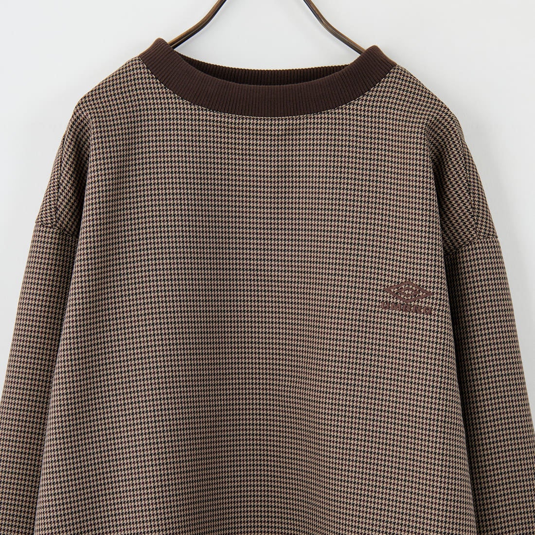 UMBRO [アンブロ] 別注 ワンポイント刺繍ロゴ ドローコードスウェット [KBT126-NK-PO2-MS-JF] CHECK