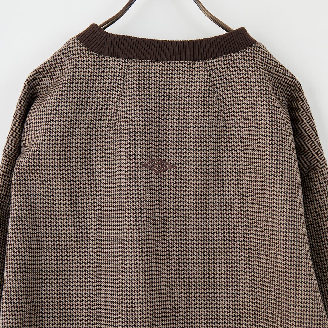 UMBRO [アンブロ] 別注 ワンポイント刺繍ロゴ ドローコードスウェット [KBT126-NK-PO2-MS-JF] CHECK