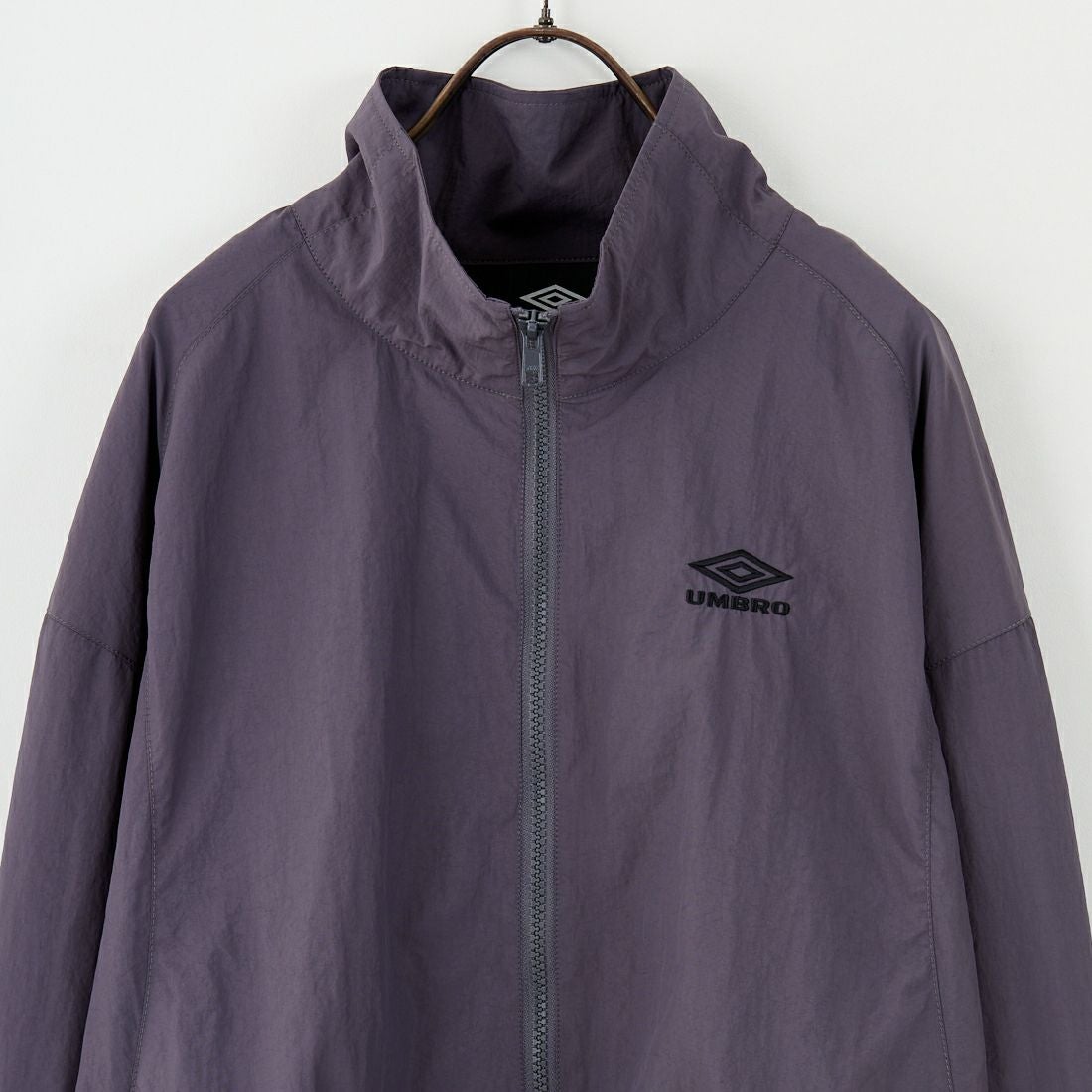 UMBRO [アンブロ] 別注 ナイロントラックブルゾン [KBT126-NK-JK1-MS-JF] GRAY
