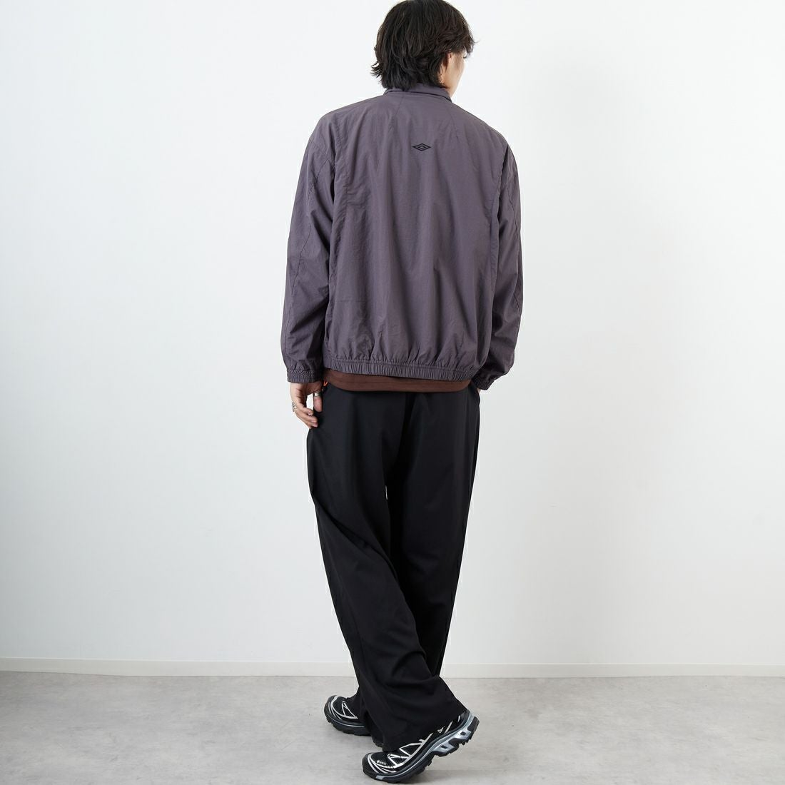 UMBRO [アンブロ] 別注 ナイロントラックブルゾン [KBT126-NK-JK1-MS-JF] GRAY &&モデル身長：179cm 着用サイズ：L&&