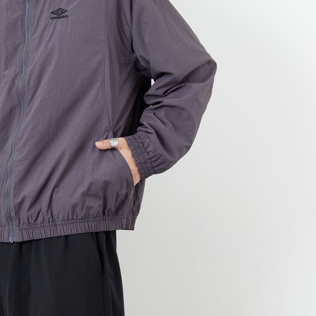 UMBRO [アンブロ] 別注 ナイロントラックブルゾン [KBT126-NK-JK1-MS