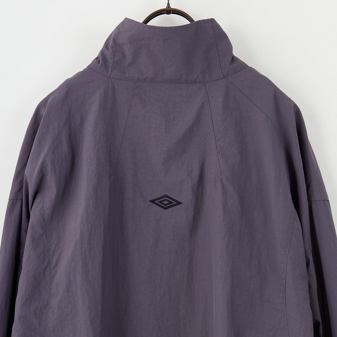UMBRO [アンブロ] 別注 ナイロントラックブルゾン [KBT126-NK-JK1-MS-JF] GRAY