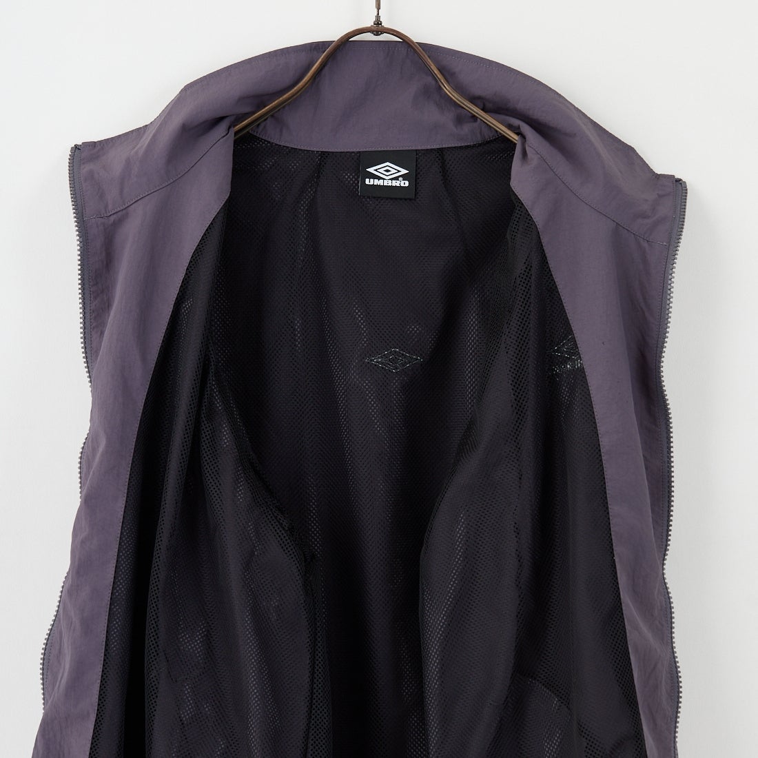 UMBRO [アンブロ] 別注 ナイロントラックブルゾン [KBT126-NK-JK1-MS-JF] GRAY