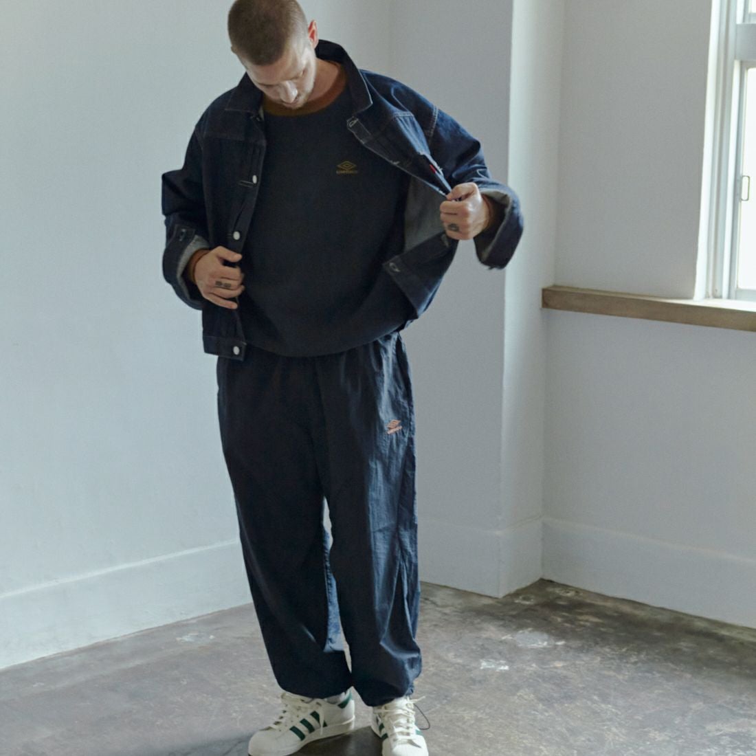 UMBRO [アンブロ] 別注 ナイロントラックパンツ [KBT126-NK-PT1-MS-JF] NAVY