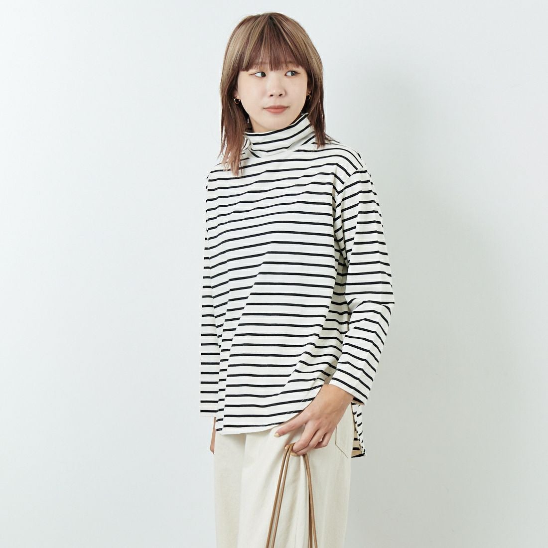 tumugu: [ツムグ] 裾ラウンドハイネックロングボーダーTシャツ [TC22301-BA] 9L BORDER &&モデル身長：167cm 着用サイズ：F&&