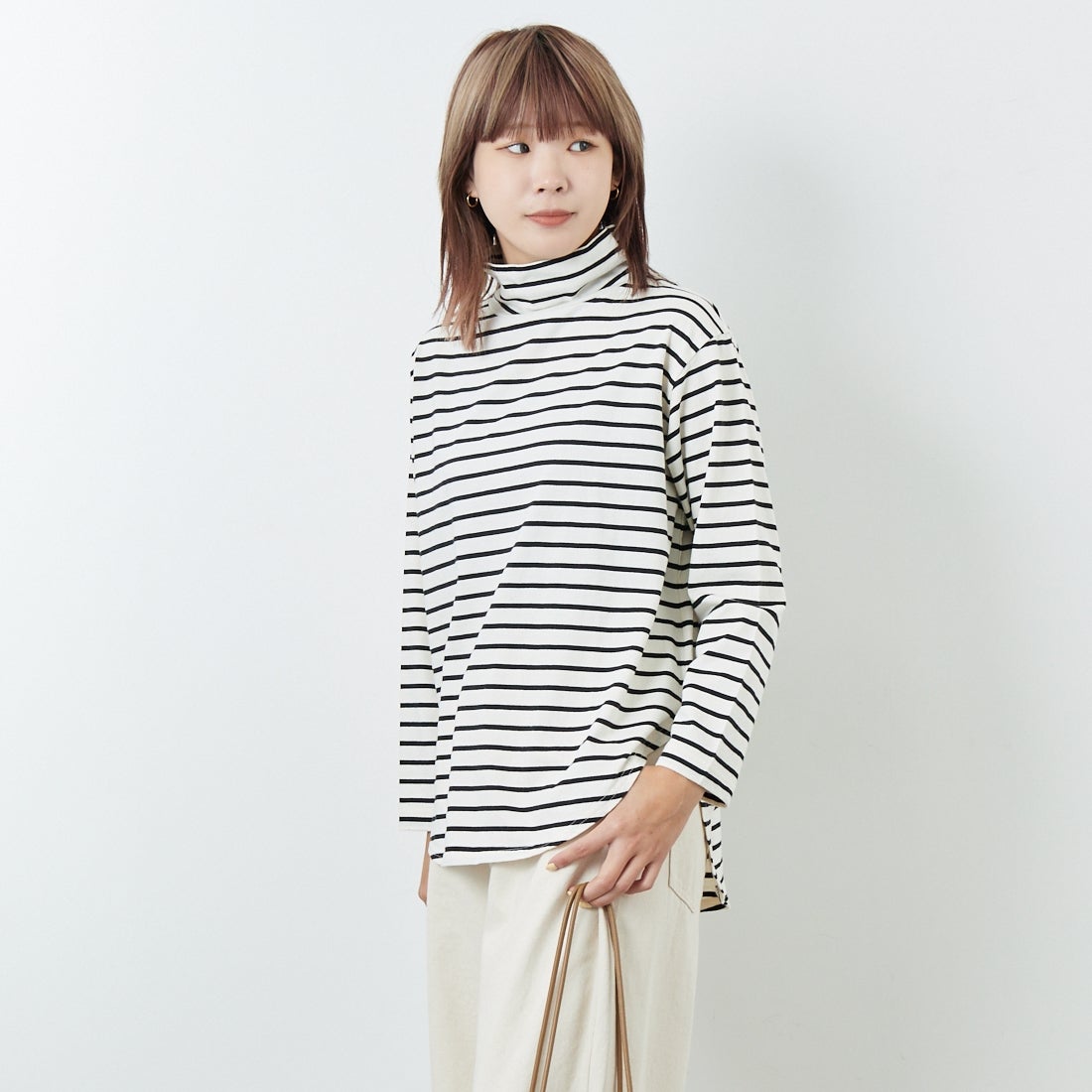 tumugu: [ツムグ] 裾ラウンドハイネックロングボーダーTシャツ [TC22301-BA] 9L BORDER &&モデル身長：167cm 着用サイズ：F&&
