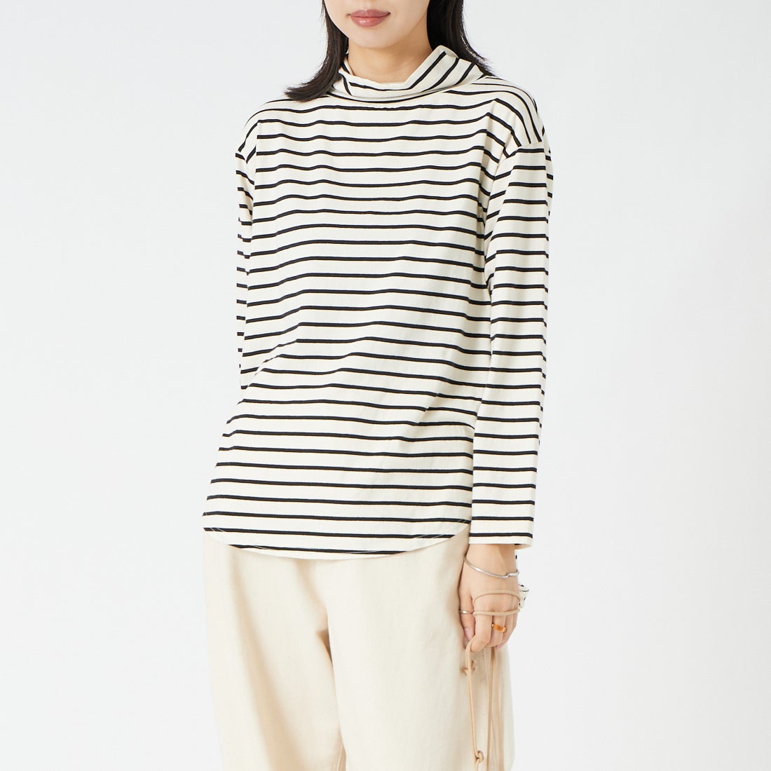 tumugu: [ツムグ] 裾ラウンドハイネックロングボーダーTシャツ [TC22301-BA] 9L BORDER &&モデル身長：162cm 着用サイズ：F&&