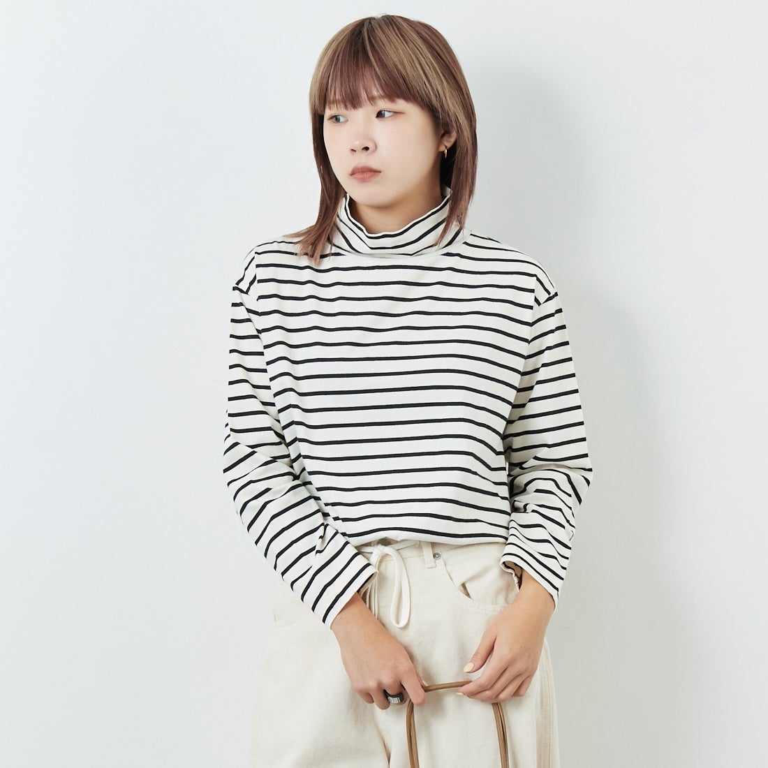 tumugu: [ツムグ] 裾ラウンドハイネックロングボーダーTシャツ [TC22301-BA] 9L BORDER &&モデル身長：167cm 着用サイズ：F&&