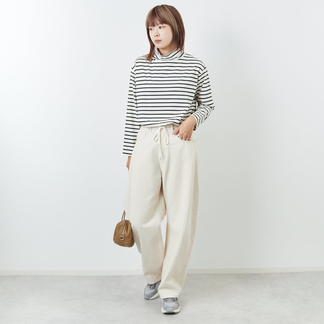 tumugu: [ツムグ] 裾ラウンドハイネックロングボーダーTシャツ [TC22301-BA] 9L BORDER &&モデル身長：167cm 着用サイズ：F&&