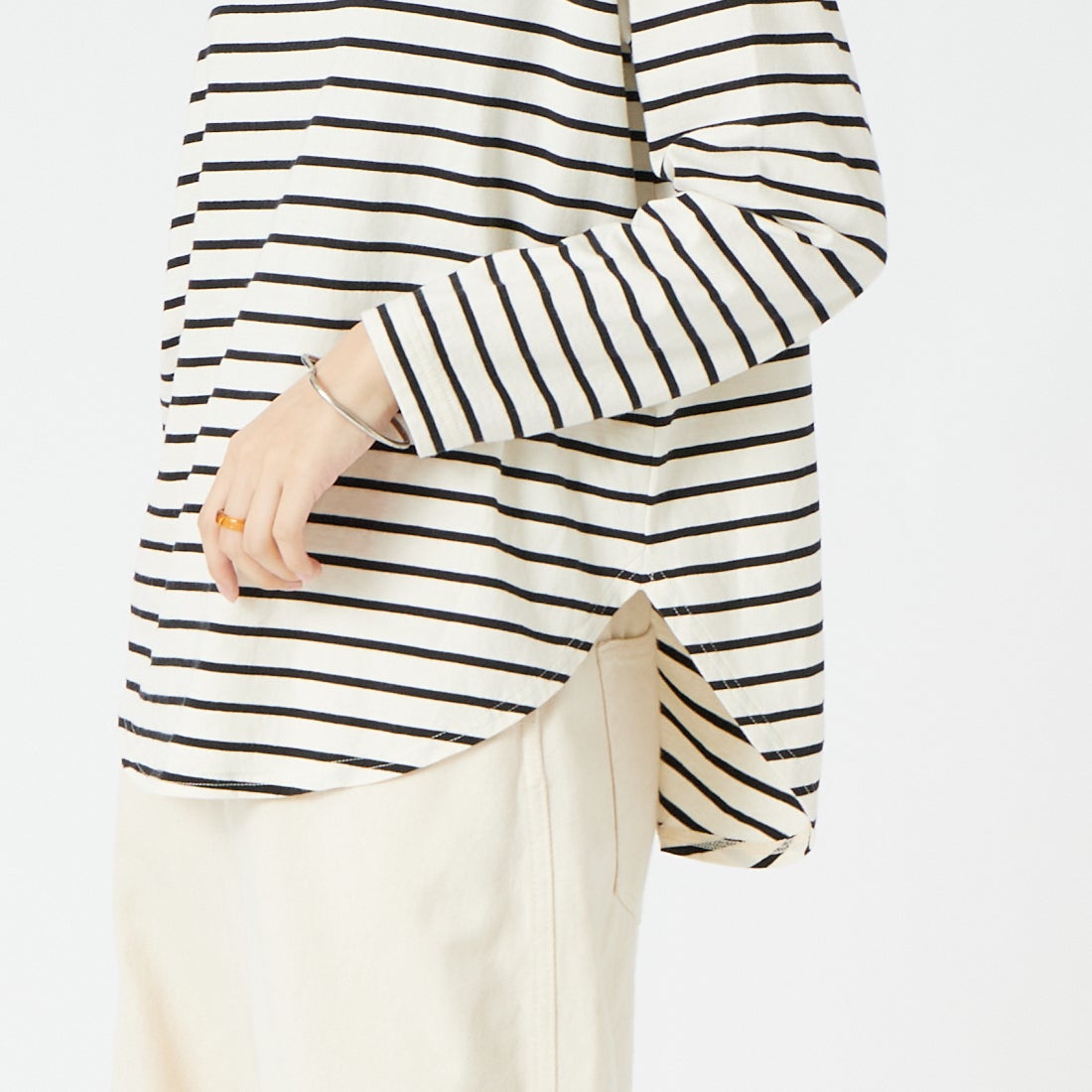 tumugu: [ツムグ] 裾ラウンドハイネックロングボーダーTシャツ [TC22301-BA] 9L BORDER &&モデル身長：162cm 着用サイズ：F&&