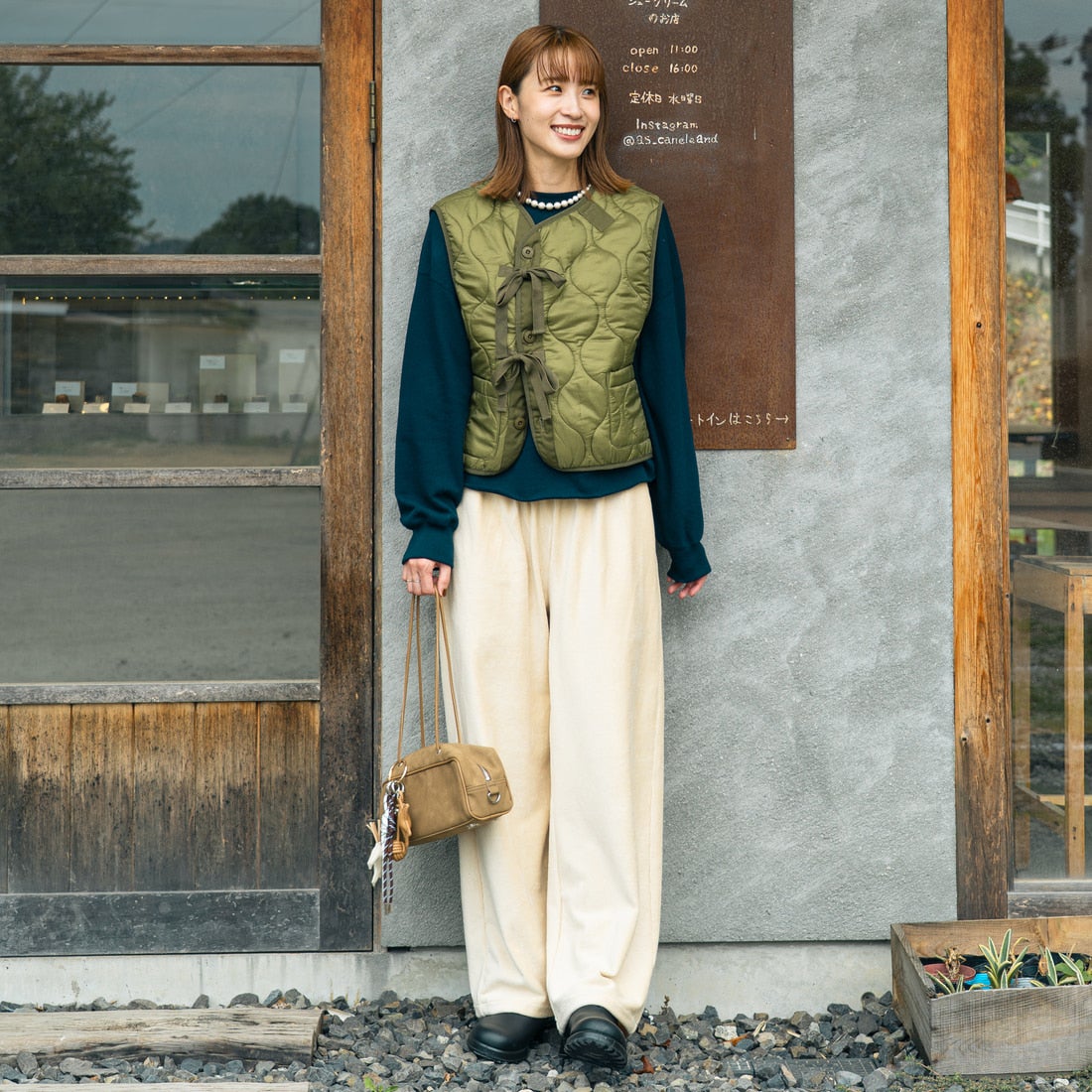 MILITARY [ミリタリー] 別注 フロントリボンキルティングベスト [T-24789000-JF] 31 KHAKI &&モデル身長：167cm 着用サイズ：S&&
