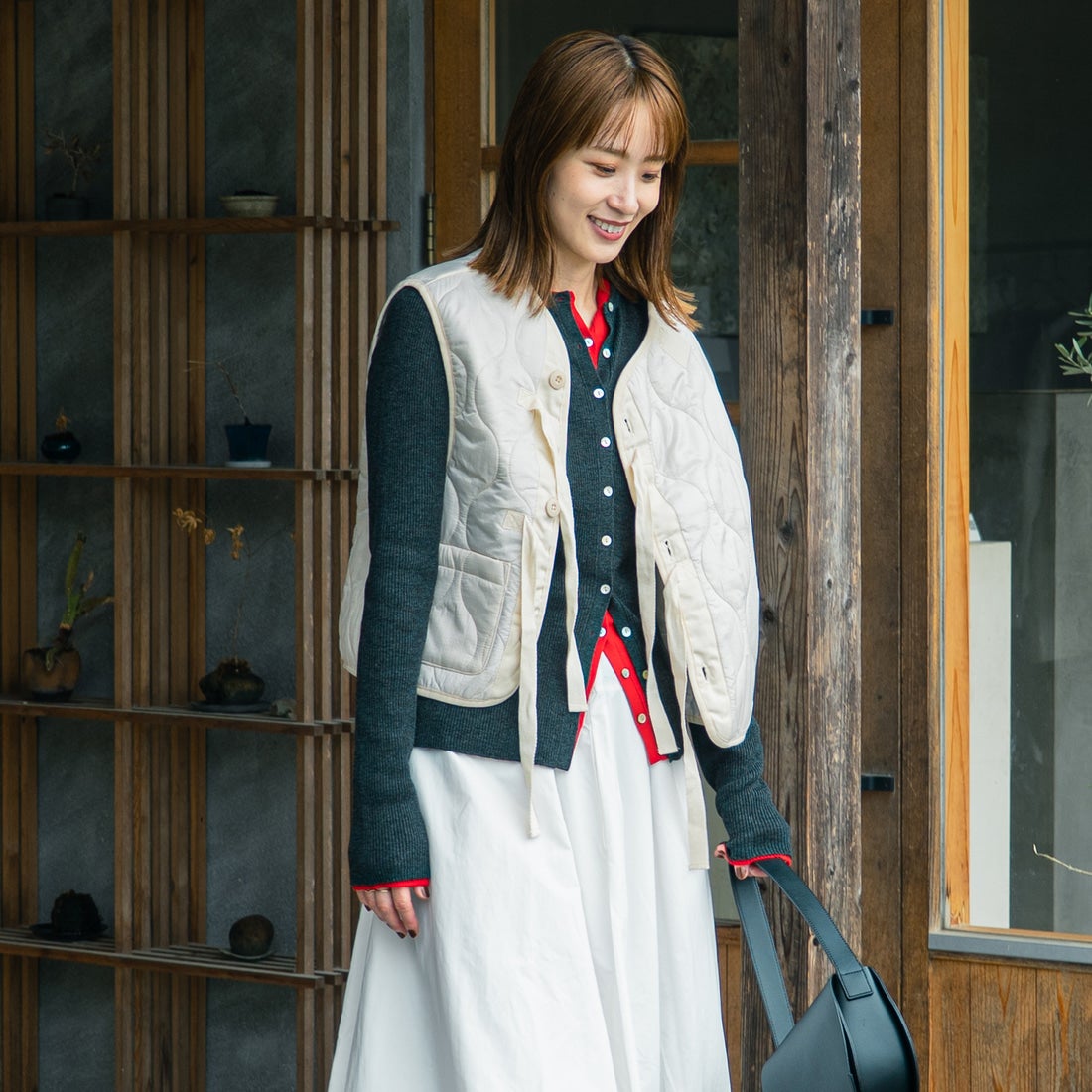 MILITARY [ミリタリー] 別注 フロントリボンキルティングベスト [T-24789000-JF] 05 IVORY &&モデル身長：167cm 着用サイズ：S&&