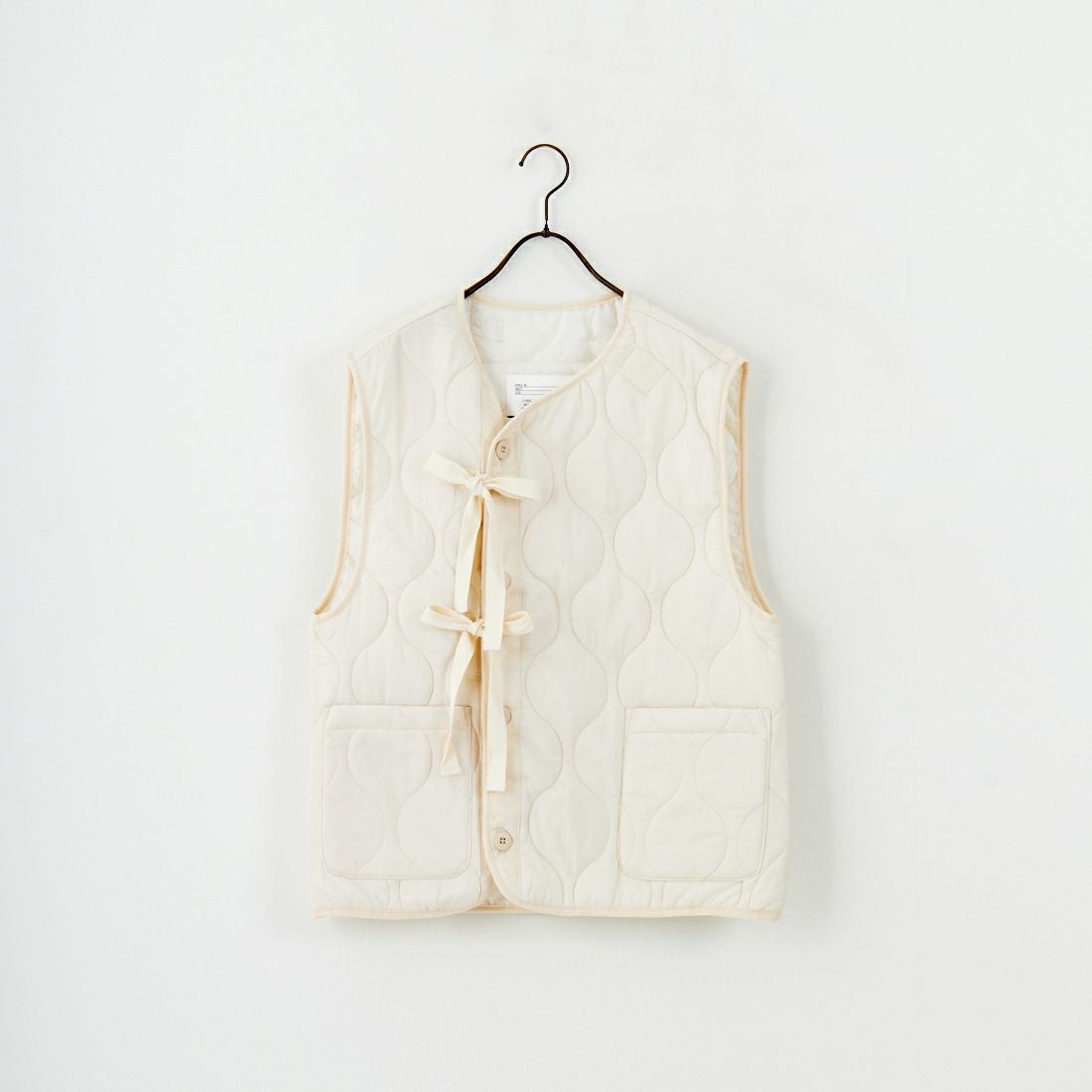 MILITARY [ミリタリー] 別注 フロントリボンキルティングベスト [T-24789000-JF] IVORY